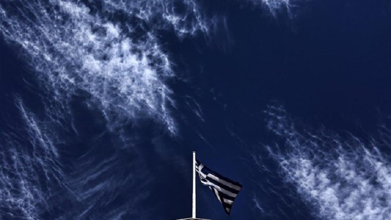 Telegraph: Η Ελλάδα δραπετεύει από μια οικονομική τραγωδία