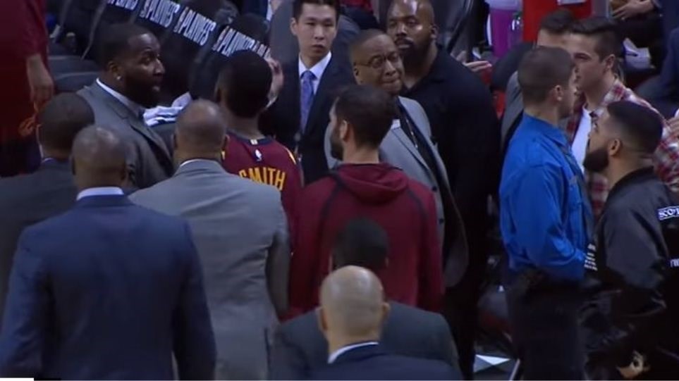 Συμβαίνουν και στο… ΝΒΑ – Δείτε τον καβγά του ράπερ Ντρέικ με παίκτη των Καβαλίερς – ΒΙΝΤΕΟ