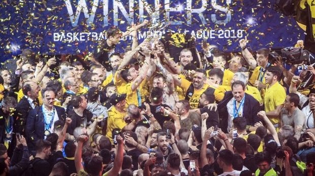 “Πήρε φωτιά” το ΟΑΚΑ – Δείτε τους ξέφρενους πανηγυρισμούς των ΑΕΚκτζήδων – ΒΙΝΤΕΟ