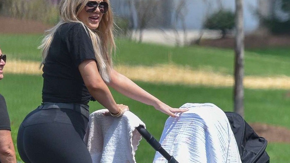 Η πρώτη έξοδος με την κόρη της για την Κλόε Καρντάσιαν – ΒΙΝΤΕΟ