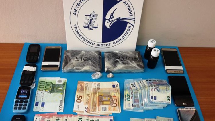 Εξαρθρώθηκε σπείρα που διακινούσε ναρκωτικά – Τα έκρυβαν σε ειδική κρύπτη στο ταμπλό αυτοκινήτου