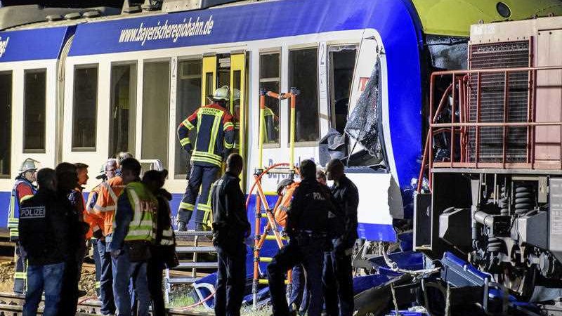 Δύο νεκροί και 14 τραυματίες έπειτα από τη σύγκρουση τρένων στη Βαυαρία – ΒΙΝΤΕΟ