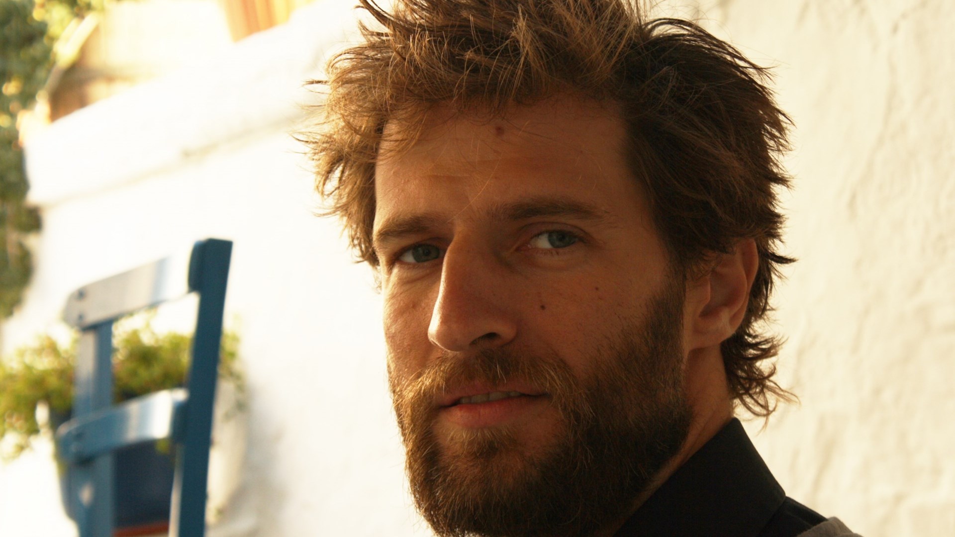 Ο Μουμούρης στο πλάι της Ράντου στο «Blue Jasmin»