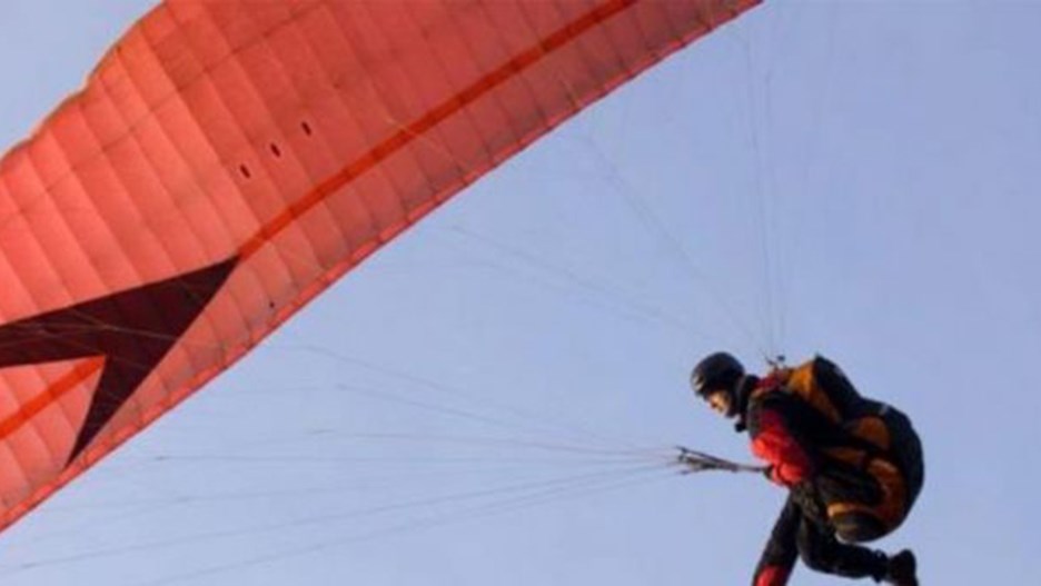 Τραγωδία στη Λευκάδα – Νεκρός ο αιωροπτεριστής που είχε εγκλωβιστεί σε βράχο