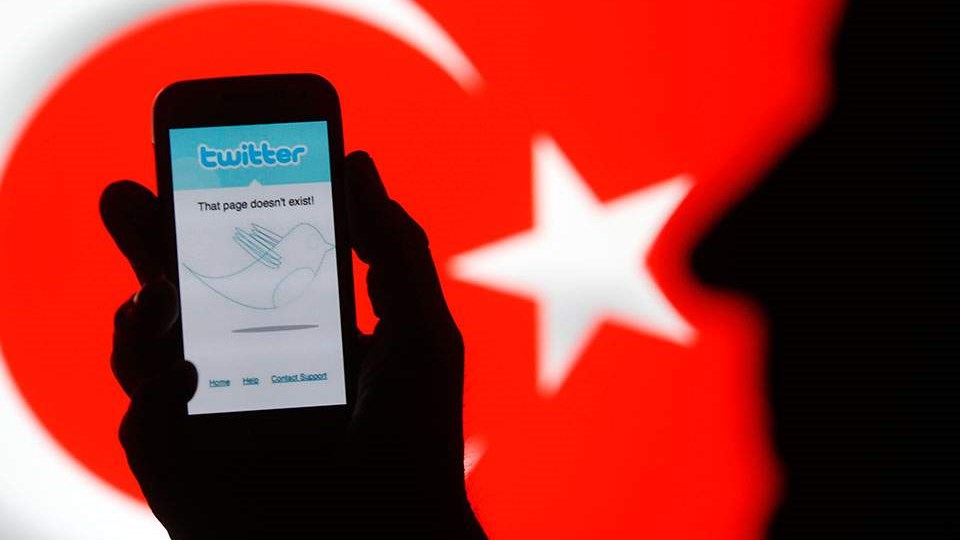 Μαίνεται ο πόλεμος στο Twitter μεταξύ πολέμιων και υποστηρικτών του Ερντογάν