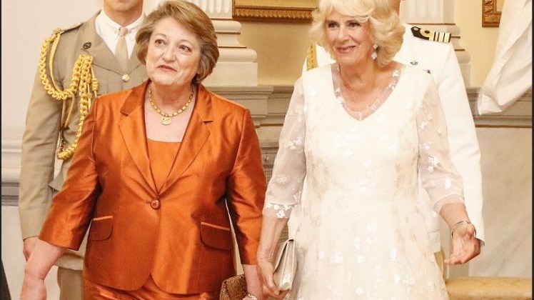 Εικόνες από το επίσημο δείπνο προς τιμήν του Πρίγκιπα Καρόλου – ΦΩΤΟ