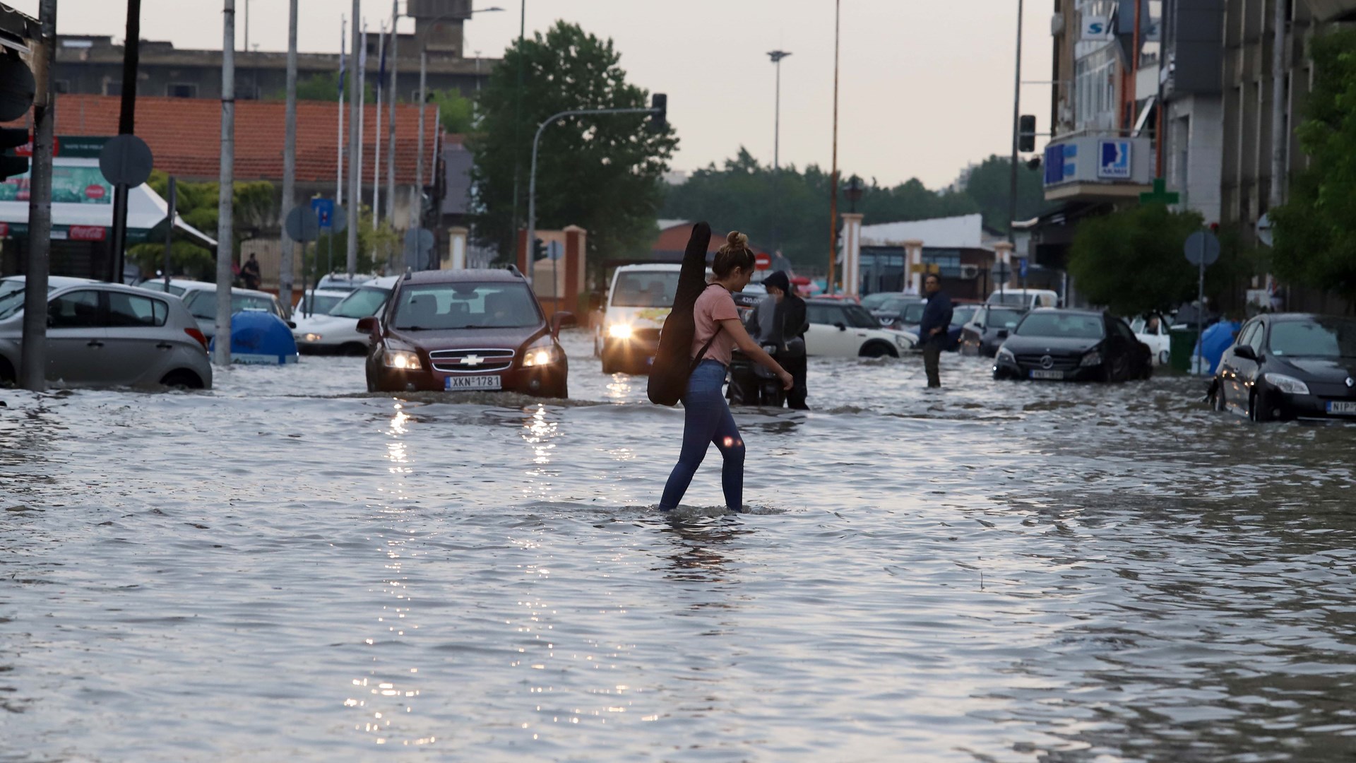 Αυτά τα σχολεία θα είναι κλειστά την Παρασκευή στη Θεσσαλονίκη λόγω της ισχυρής καταιγίδας που “σάρωσε” την πόλη