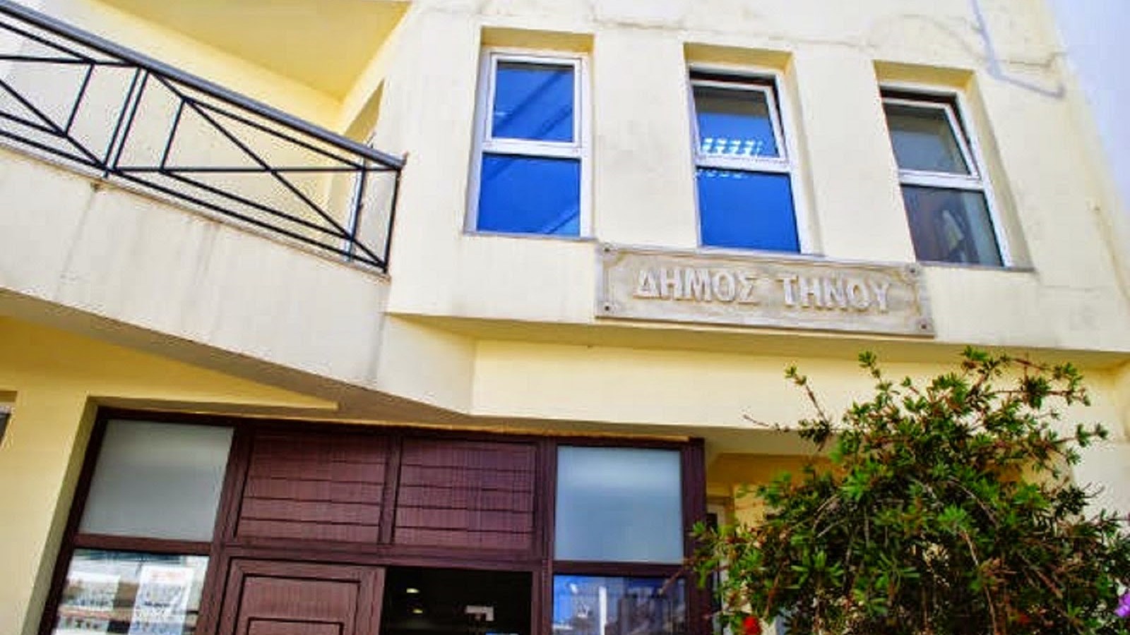 Συλλήψεις 8 μελών του Ρουβίκωνα στην Τήνο – Η αντίδραση Μητσοτάκη