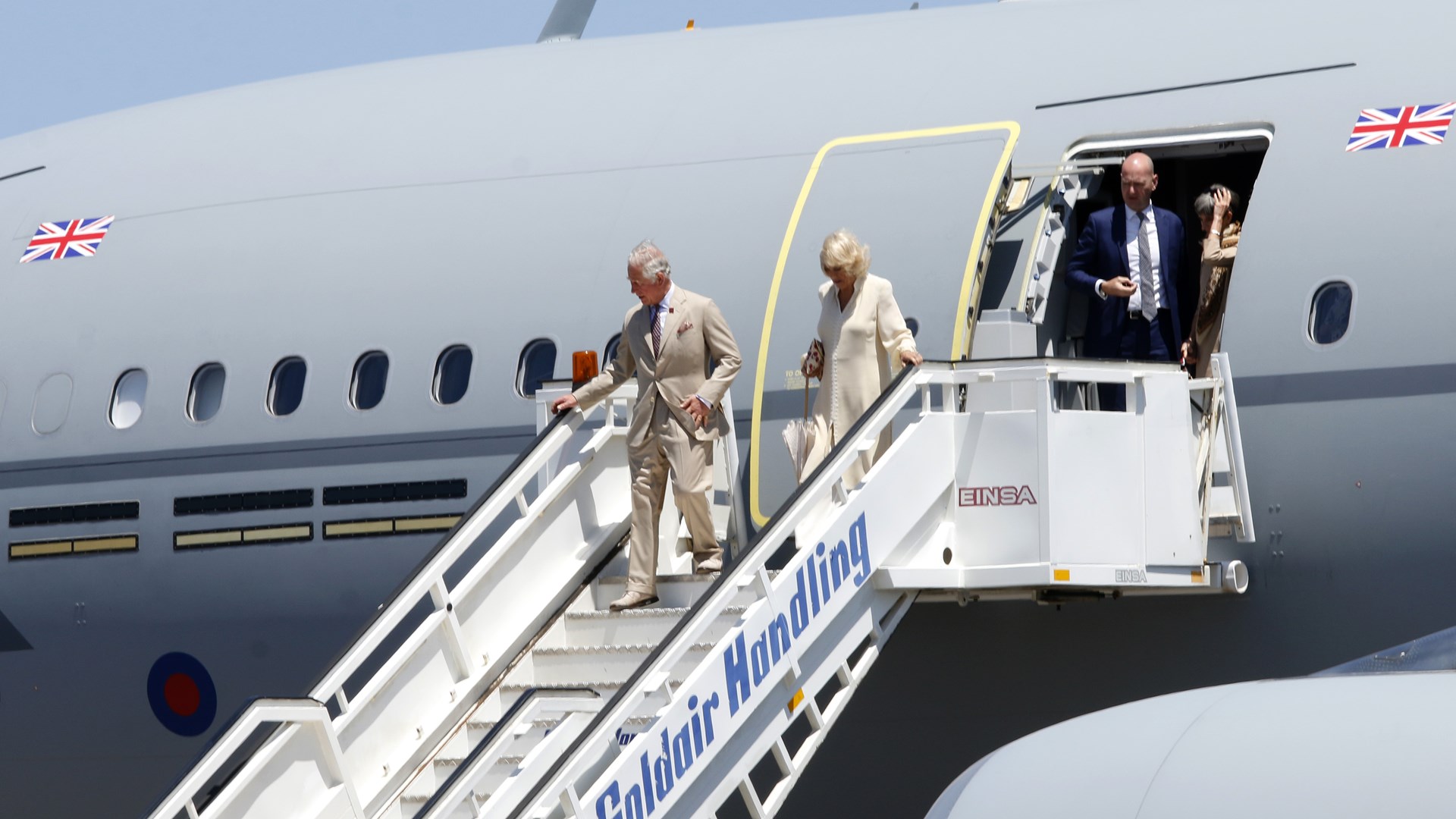 Η άφιξη του Πρίγκιπα Καρόλου και της Καμίλα στην Κρήτη – ΦΩΤΟ – BINTEO