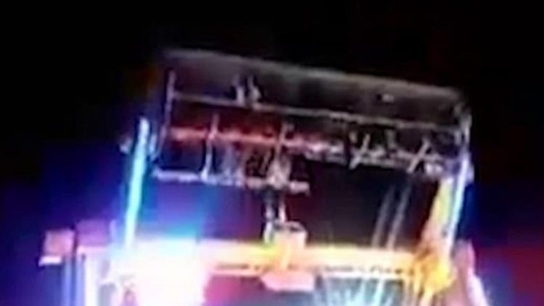 Το λούνα παρκ του τρόμου – Η σοκαριστική στιγμή που μάνα και κόρη “εκτοξεύονται” από ύψος 10 μέτρων – ΒΙΝΤΕΟ – ΣΚΛΗΡΕΣ ΕΙΚΟΝΕΣ