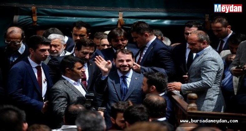 “Βόμβα” από τον Τούρκο υπουργό Ενέργειας: Το καλοκαίρι ξεκινάμε γεωτρήσεις στη Μεσόγειο