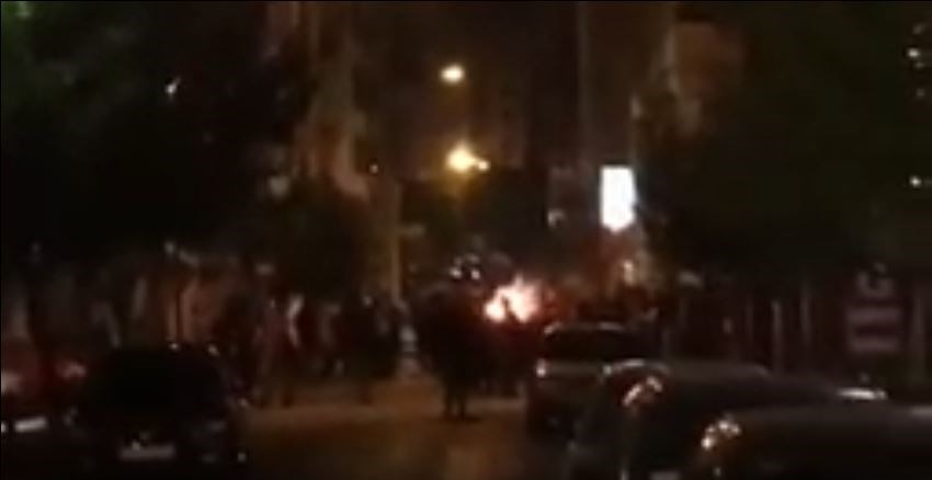 Συμπλοκές οπαδών στην πλατεία Καραϊσκάκη λίγες ώρες πριν τον τελικό Κυπέλλου – Οι πρώτες εικόνες – ΒΙΝΤΕΟ