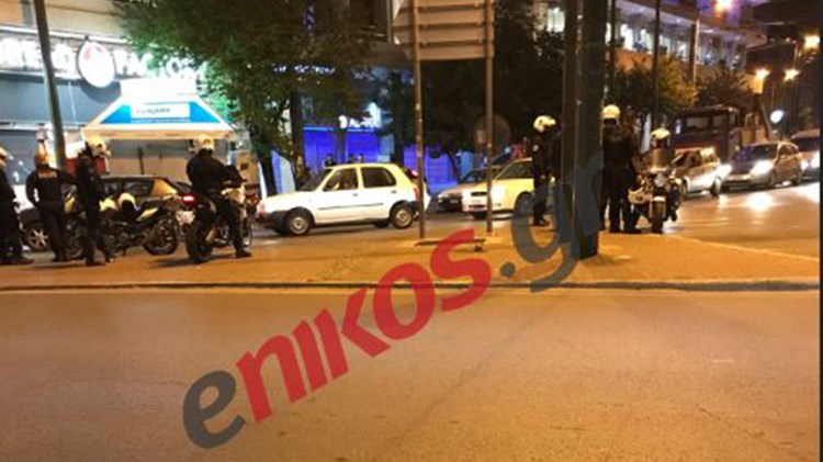 Εικόνες από τα επεισόδια στην πλατεία Καραϊσκάκη – ΦΩΤΟ αναγνώστη