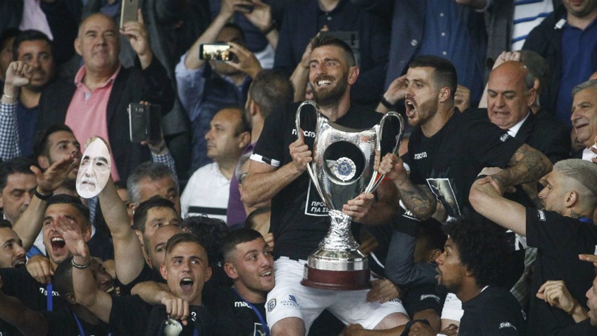 Μόνο με το εσώρουχο στους πανηγυρισμούς για την κατάκτηση του Κυπέλλου ο Βιεϊρίνια – ΦΩΤΟ