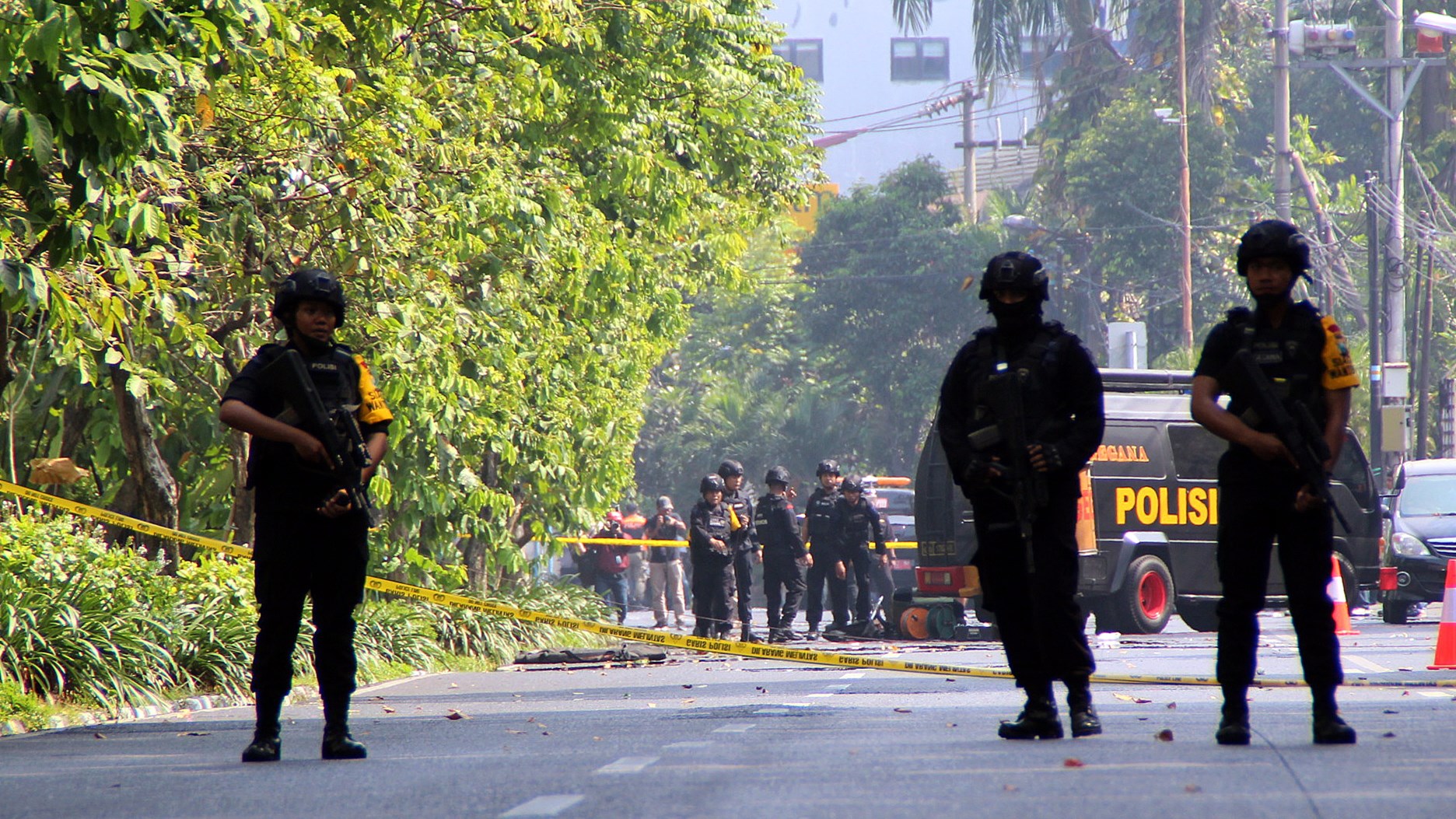 Ανεβαίνει ο αριθμός των νεκρών από τις βομβιστικές επιθέσεις σε εκκλησίες στην Ινδονησία