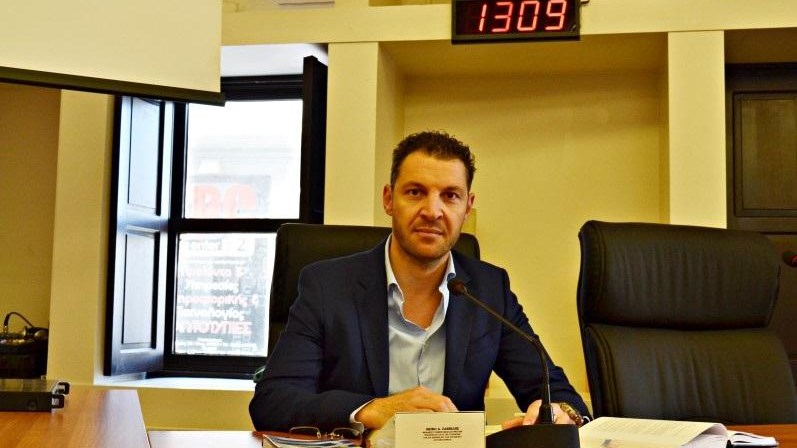 Νέες απειλές του Ρουβίκωνα κατά του Δημάρχου Τήνου – Η οργισμένη αντίδραση του Γιάννη Σιώτου