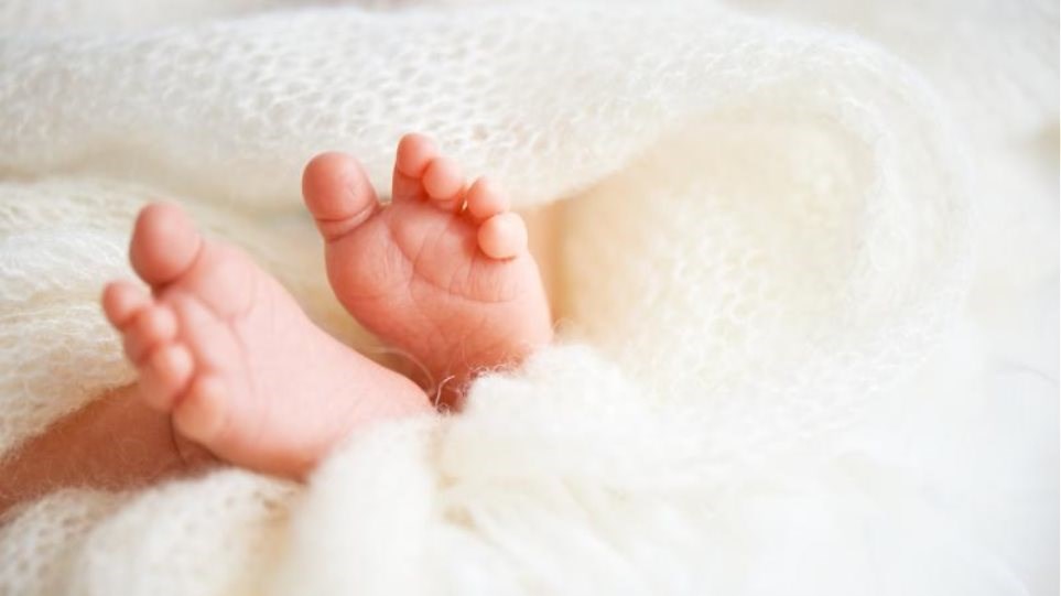 Η μπέμπα βιαζόταν να έρθει στον κόσμο – 36χρονη γέννησε μέσα σε αυτοκίνητο