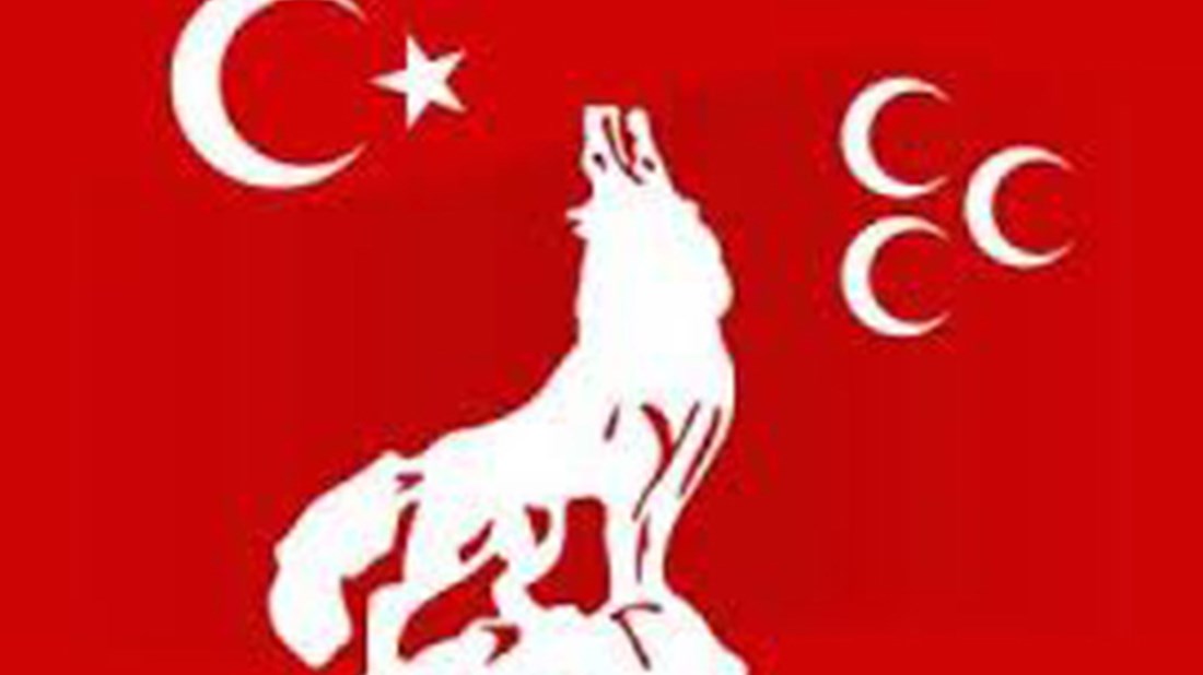 Μόνο στο enikos.gr: Περίεργο περιστατικό με το άνοιγμα σημαίας των “Γκρίζων Λύκων” στην Ψέριμο καταγγέλλουν οι κάτοικοι