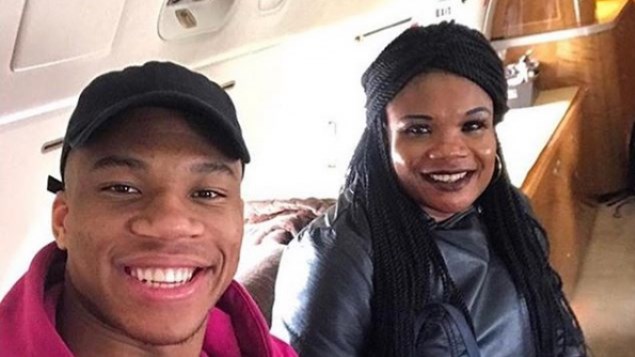 Το μήνυμα του Γιάννη Αντετοκούνμπο για τη γιορτή της μητέρας