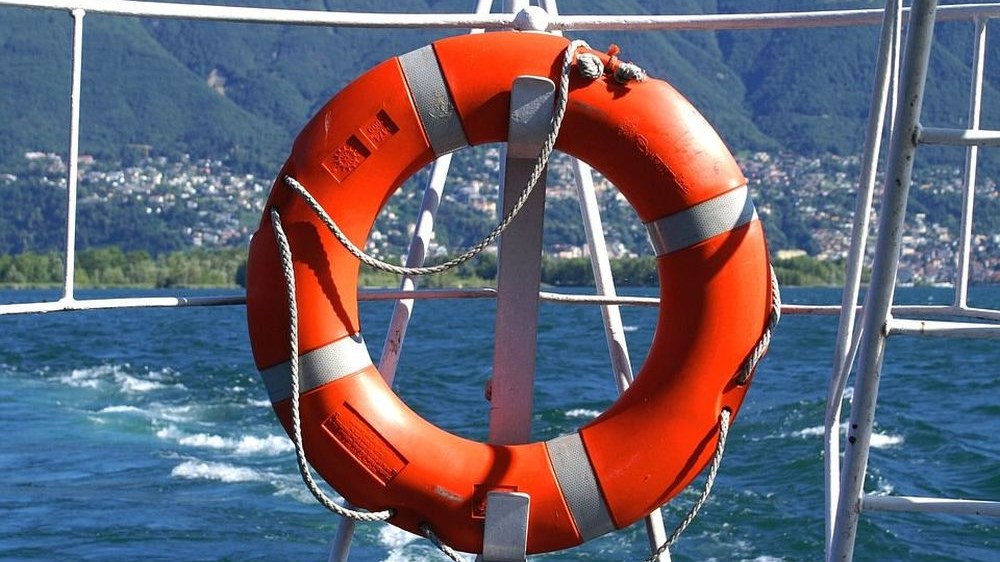 Από το πλοίο «Φοίβος» είχε πέσει η 69χρονη που περισυνελέγη στα ανοιχτά του λιμανιού του Πειραιά
