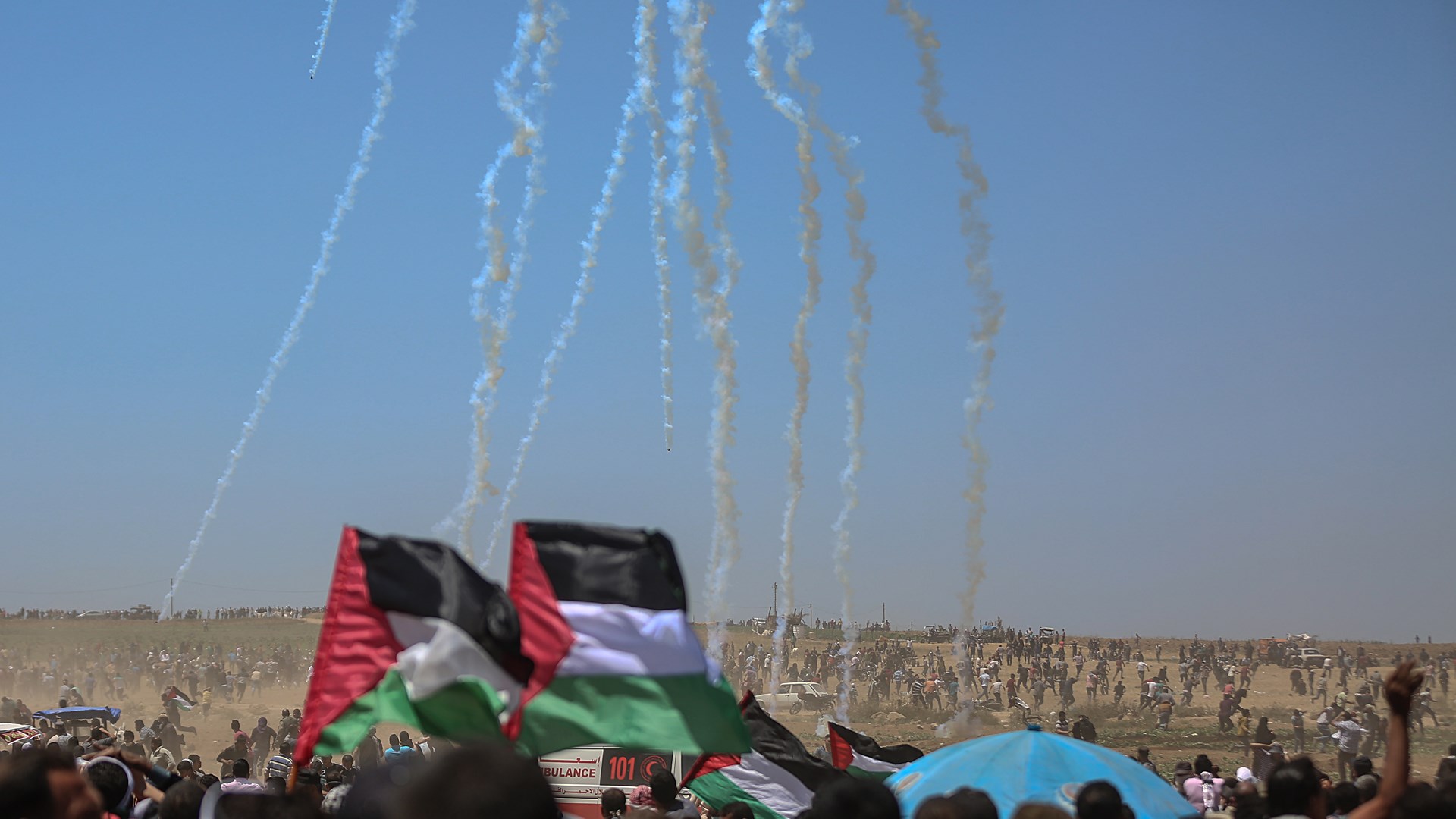 Σοκ – Σε τουλάχιστον 2.200 εκτοξεύτηκε ο αριθμός των τραυματιών – Είναι η πλέον αιματηρή μέρα για τους Παλαιστινίους μετά το 2014