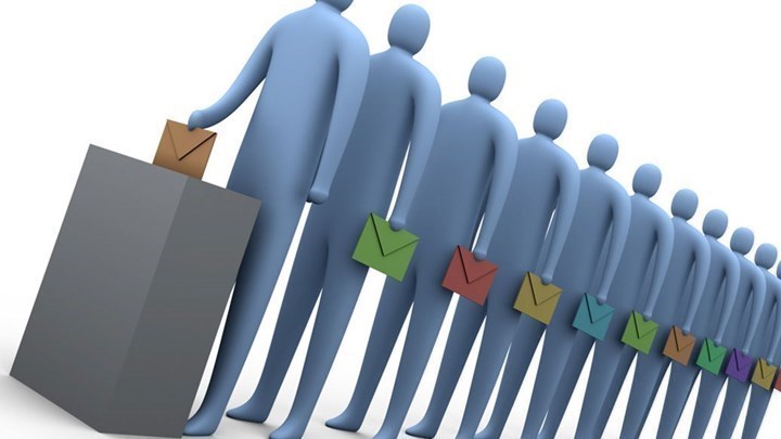 Πολιτικό βαρόμετρο Public Issue: Εκλογές θέλει το 56% – Ποιος είναι ο δημοφιλέστερος πολιτικός αρχηγός