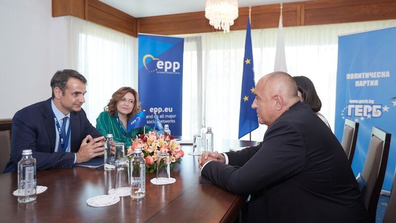 Με τον επικεφαλής του Ευρωπαϊκού Λαϊκού Κόμματος συναντήθηκε ο Κυριάκος Μητσοτάκης