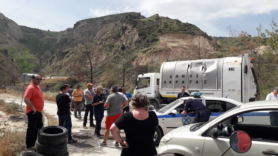 Επεισόδια και συλλήψεις στον ΧΥΤΑ Αιγείρας – Κάτοικοι εμπόδισαν απορριματοφόρα να αδειάσουν σκουπίδια