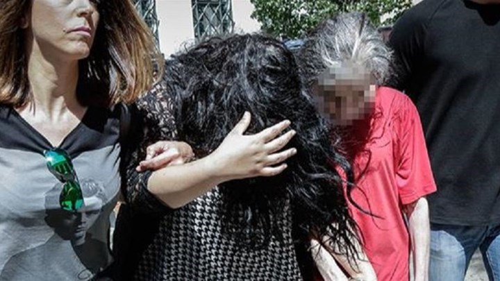 Προφυλακιστέα η μητέρα της παιδοκτόνου της Πετρούπολης – Διαφωνία ανακριτή και εισαγγελέα για την 19χρονη – ΤΩΡΑ