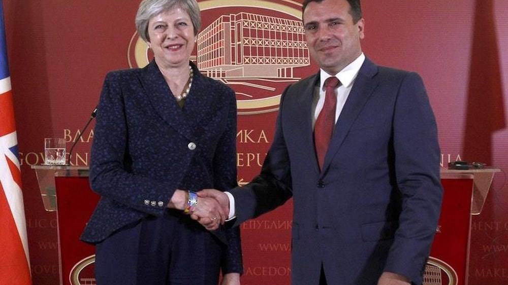 Παρέμβαση Μέι για το Σκοπιανό: Η επίλυση του ζητήματος θα αποφέρει καθαρά οφέλη και στις δύο χώρες