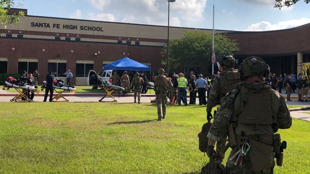 Τουλάχιστον 10 νεκροί από πυροβολισμούς σε σχολείο στο Τέξας – Συνελήφθη ένας μαθητής