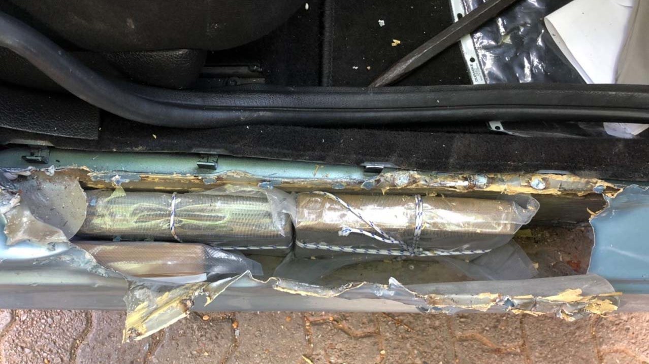 Ιταλός είχε κρύψει 16 κιλά κοκαΐνης στον προφυλακτήρα του αυτοκινήτου του – ΦΩΤΟ