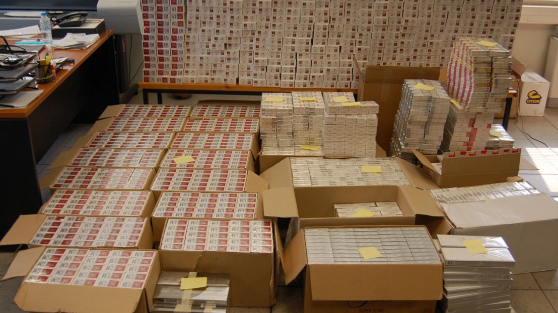 Τα νούμερα…ζαλίζουν – Κατασχέθηκαν 15 εκατομμύρια τσιγάρα και 15 τόνοι καπνού – Τα μέλη του κυκλώματος θησαύριζαν