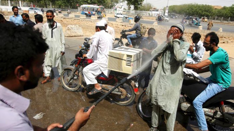 Δεκάδες νεκροί από το κύμα καύσωνα που πλήττει το Πακιστάν