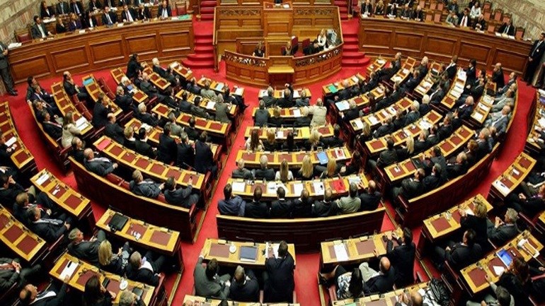 Αντιπαράθεση κορυφής στη Βουλή για την οικονομία και το κυβερνητικό σχέδιο για την μεταμνημονιακή εποχή