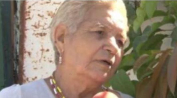 Είναι 70 ετών και δηλώνει έγκυος έξι μηνών – ΦΩΤΟ