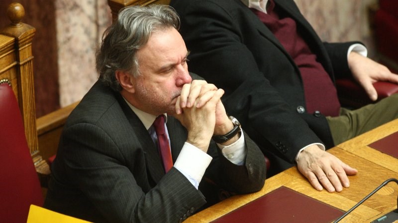 Άρση της ασυλίας του ζήτησε από την Επιτροπή Δεοντολογίας ο Κατρούγκαλος