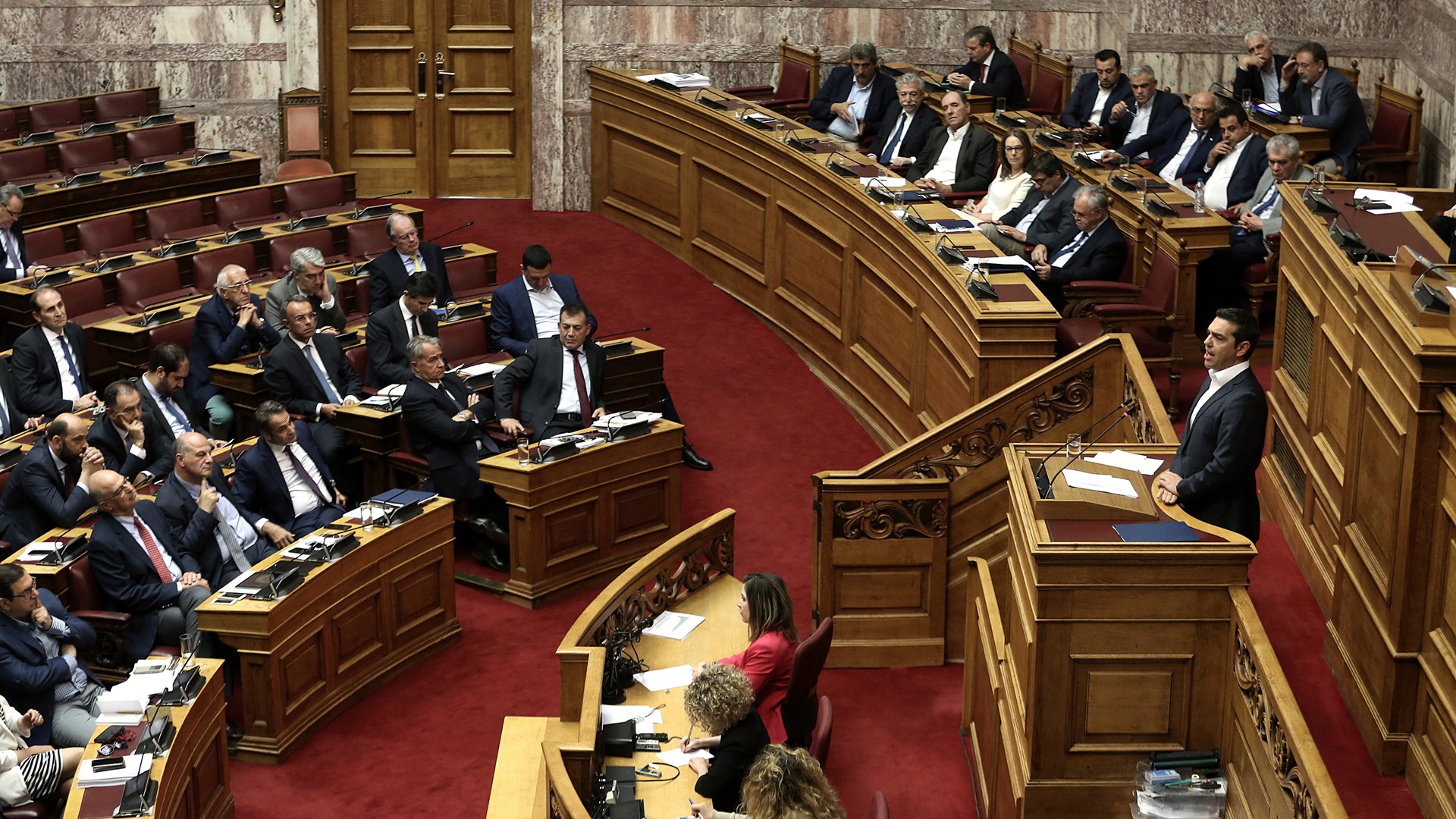 Τσίπρας σε Μητσοτάκη: Με τις υγείες σας…- Η αναφορά του Πρωθυπουργού στη βίλα Ιγκλέσιας και τον Χριστοφοράκο – ΒΙΝΤΕΟ