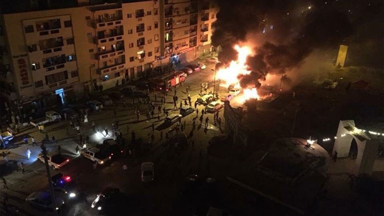 Επτά νεκροί και 20 τραυματίες από την έκρηξη παγιδευμένου με εκρηκτικά αυτοκινήτου στη Βεγγάζη