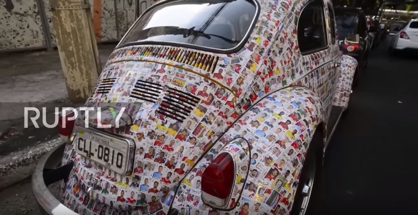 Συνέβη και αυτό – Κάλυψαν αυτοκίνητο με 15 χιλιάδες αυτοκόλλητα – ΒΙΝΤΕΟ