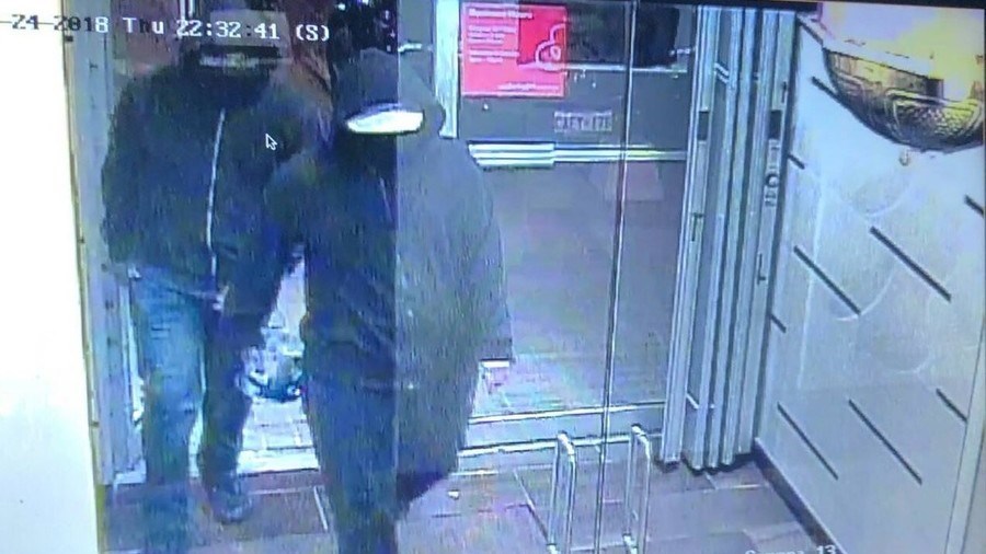 Δύο άνδρες τοποθέτησαν βόμβα στο εστιατόριο του Καναδά – Έρευνες της αστυνομίας για τον εντοπισμό τους – ΦΩΤΟ