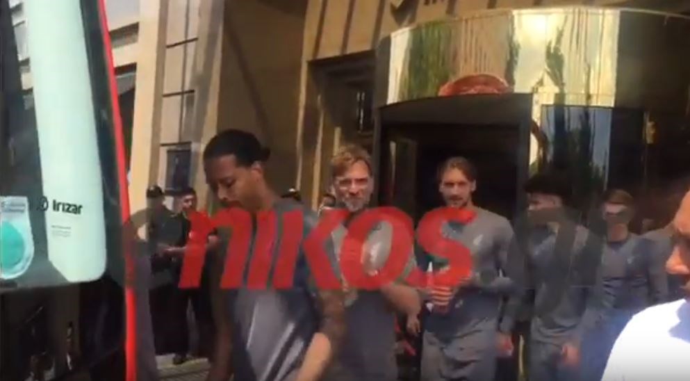 Αποστολή Κίεβο: Η αποθέωση της Λίβερπουλ από τους οπαδούς της έξω από το ξενοδοχείο – ΒΙΝΤΕΟ