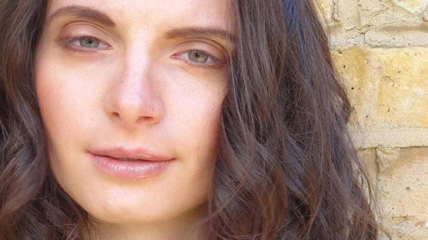 Έσφαξαν 21χρονη νταντά και έκαψαν το πτώμα της στον κήπο – Έψηναν κοτόπουλο για να καλύψουν τη μυρωδιά – ΒΙΝΤΕΟ