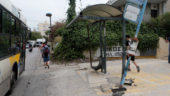 “Ο μπαμπάς έτρεχε να προλάβουμε” – Η κατάθεση της 9χρονης κόρης του οδηγού που έπεσε σε στάση στη Μεταμόρφωση