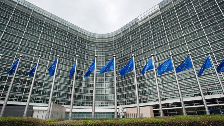 Ευρωπαίος αξιωματούχος: Έχει φύγει οριστικά από το τραπέζι η μείωση του αφορολόγητου το 2019