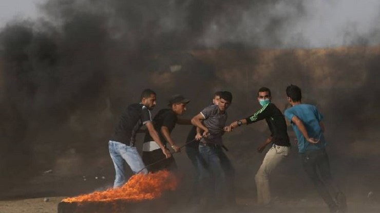 Δεκάδες Παλαιστίνιοι τραυματίστηκαν από ισραηλινά πυρά στη Γάζα