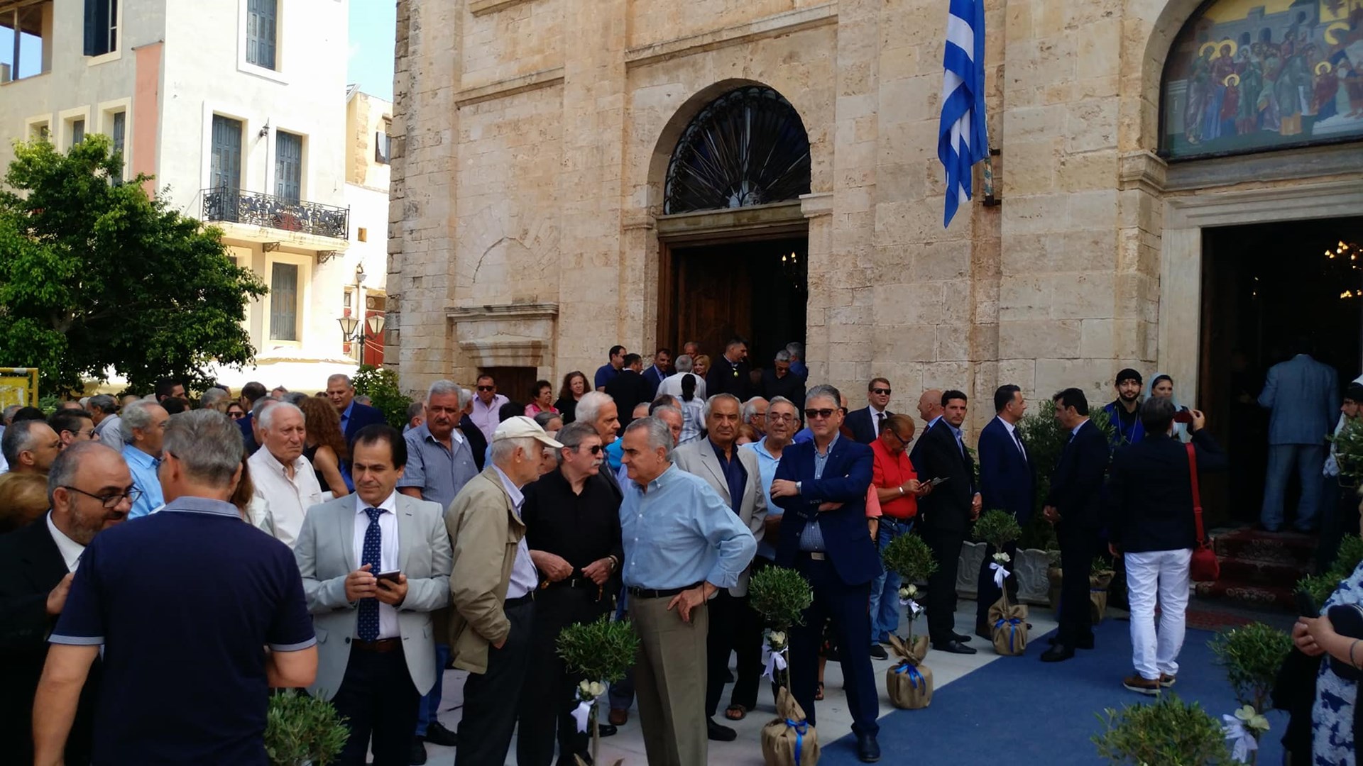 Σε κλίμα συγκίνησης το ετήσιο μνημόσυνο του Κωνσταντίνου Μητσοτάκη – ΦΩΤΟ