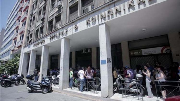 “Αντίστροφη μέτρηση” για 25.000 στους δήμους της χώρας