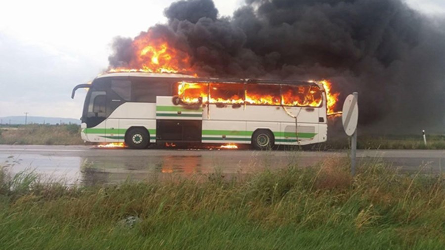 Κεραυνός χτύπησε λεωφορείο του ΚΤΕΛ γεμάτο επιβάτες – ΒΙΝΤΕΟ – ΦΩΤΟ