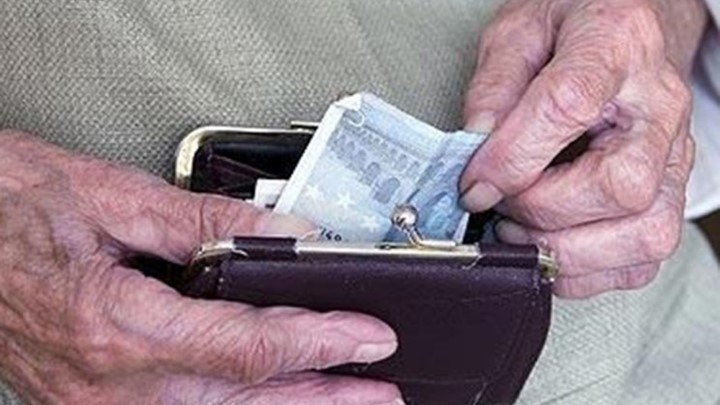 Ξεκινά την Τετάρτη η πληρωμή των συντάξεων – Όλες οι ημερομηνίες ανά Ταμείο